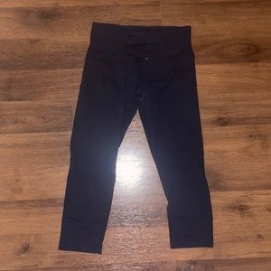Lululemon black cropped leggings size 4